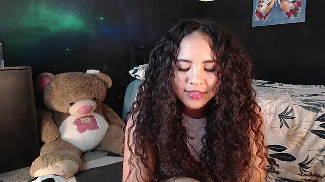 Snapshot of luciana_keating chatting on 07-16-26, 03:23 luciana keating online show from 07-16-26, 03:23