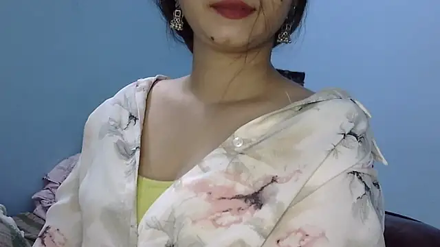 Snapshot of lovelydesi21 chatting on 10-08-25, 02:14 lovelydesi21 online show from 10-08-25, 02:14