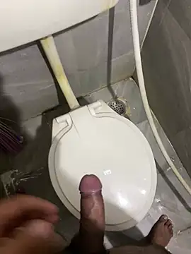 Rahuldhe22 online show from 12-18-24, 08:03