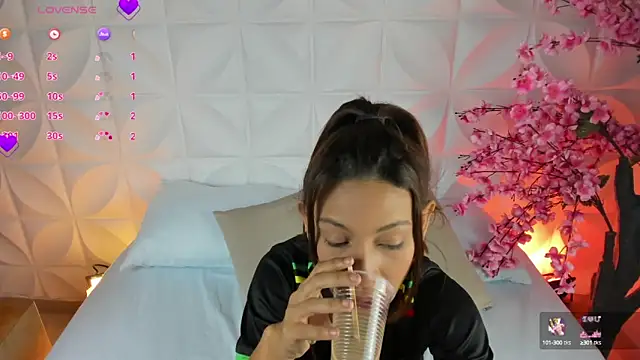 Snapshot of cora_22 chatting on 03-15-25, 12:45 cora 22 online show from 03-15-25, 12:45