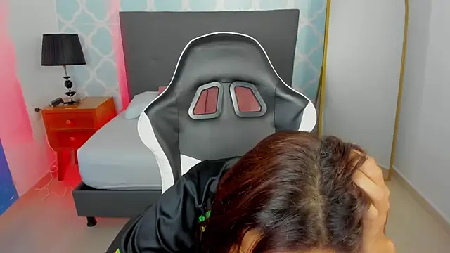 Snapshot of cora_22 chatting on 09-15-25, 12:49 cora 22 online show from 09-15-25, 12:49