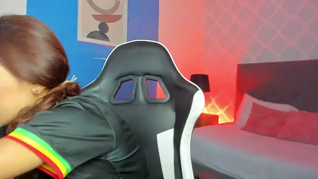 Snapshot of cora_22 chatting on 09-27-25, 12:21 cora 22 online show from 09-27-25, 12:21