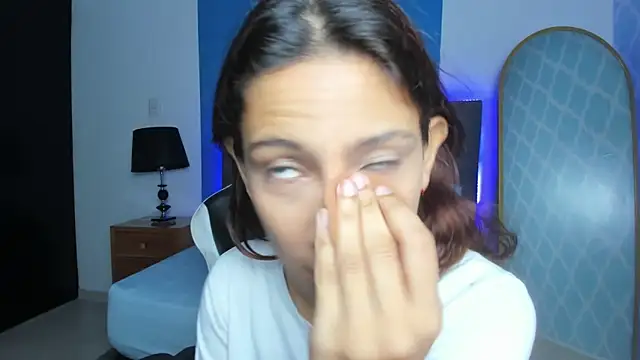 Snapshot of cora_22 chatting on 10-04-25, 12:47 cora 22 online show from 10-04-25, 12:47