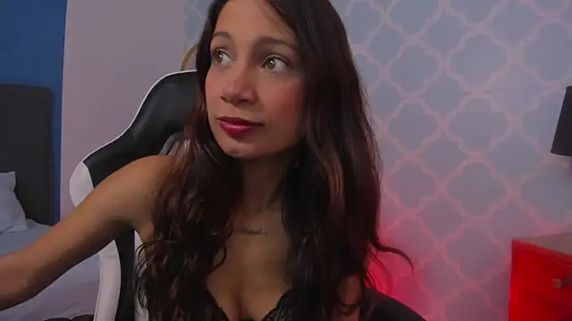 Snapshot of cora_22 chatting on 10-11-25, 01:09 cora 22 online show from 10-11-25, 01:09