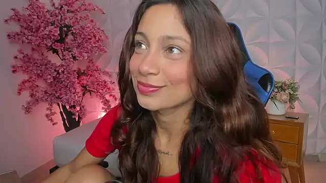 Snapshot of cora_22 chatting on 11-13-25, 12:37 cora 22 online show from 11-13-25, 12:37