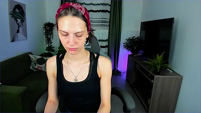 Snapshot of EmilyWilden chatting on 01-16-25, 08:33 EmilyWilden online show from 01-16-25, 08:33