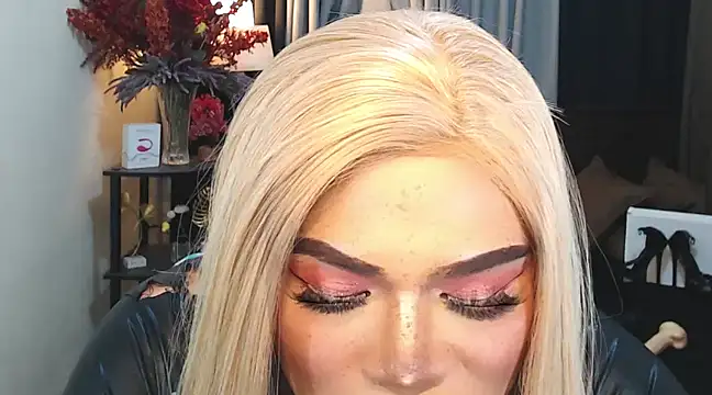 Snapshot of Bitch_Fowler69 chatting on 02-26-25, 10:20 Bitch Fowler69 online show from 02-26-25, 10:20