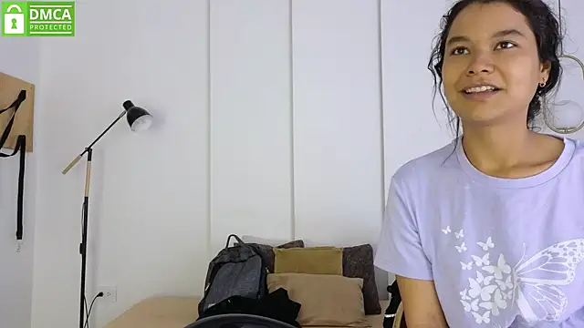 Snapshot of sexychanell_18 chatting on 06-09-26, 01:56 sexychanell 18 online show from 06-09-26, 01:56
