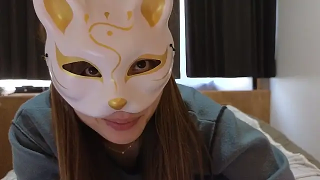 LuuLee0804 online show from 02-07-25, 12:20