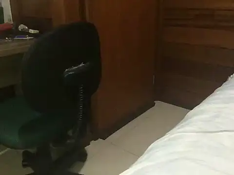 Giu Zeppe online show from 03-23-26, 07:29