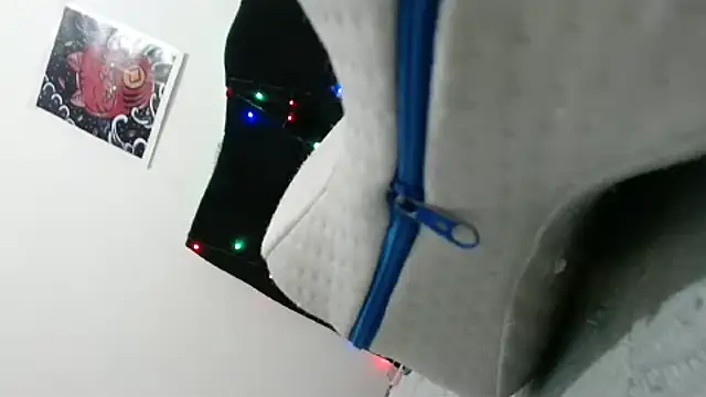 Snapshot of Emmily_Fox chatting on 02-06-25, 11:04 Emmily Fox online show from 02-06-25, 11:04