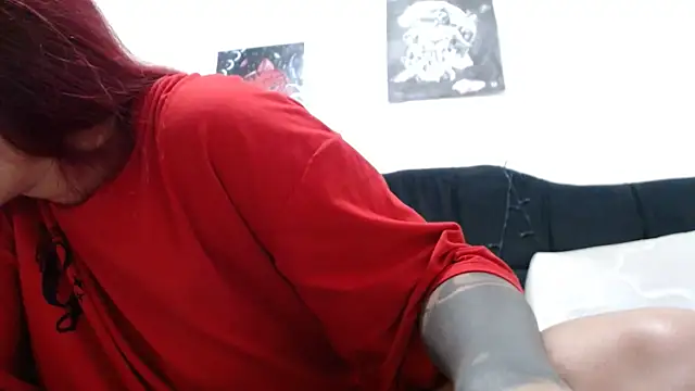 Snapshot of Emmily_Fox chatting on 02-21-25, 04:26 Emmily Fox online show from 02-21-25, 04:26