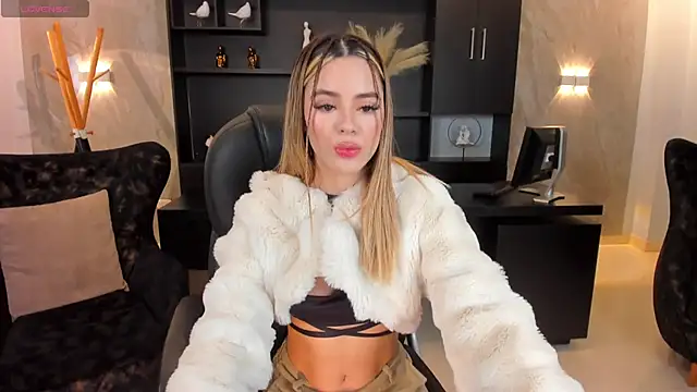 JuanitaClay online show from 02-05-25, 12:06