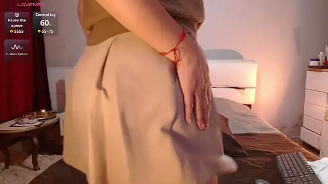 Freyja soh online show from 02-15-26, 09:33