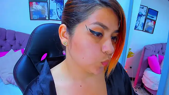 Gretta Queen online show from 02-08-25, 01:22