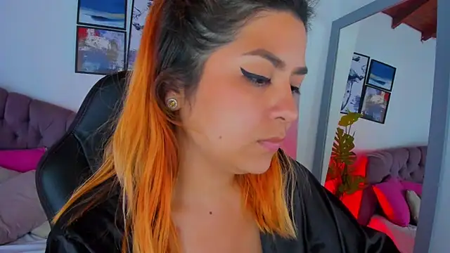 Gretta Queen online show from 02-14-25, 01:23