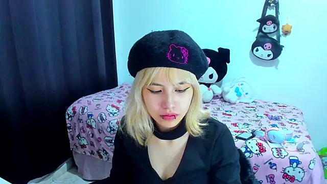 Akane-Mou online show from 10-26-25, 01:22