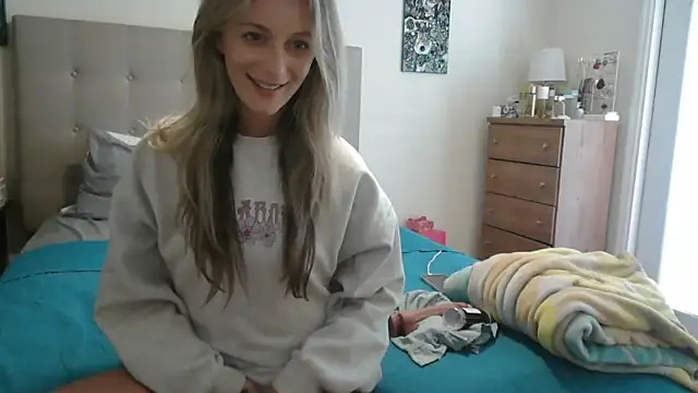 Heyitsmee33 online show from 09-09-25, 06:18