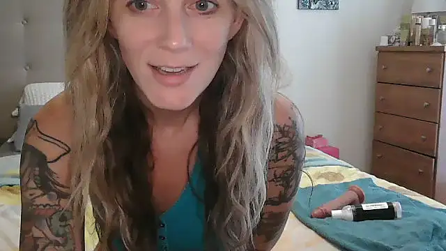 Heyitsmee33 online show from 10-05-25, 01:09