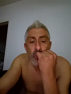 Snapshot of DildoG45 chatting on 04-26-26, 09:12 DildoG45 online show from 04-26-26, 09:12