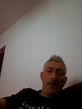 Snapshot of DildoG45 chatting on 05-09-26, 06:18 DildoG45 online show from 05-09-26, 06:18