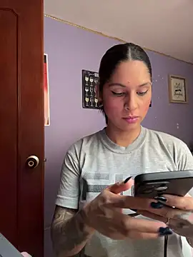 charlotte stevenss  online show from 11-24-25, 02:39