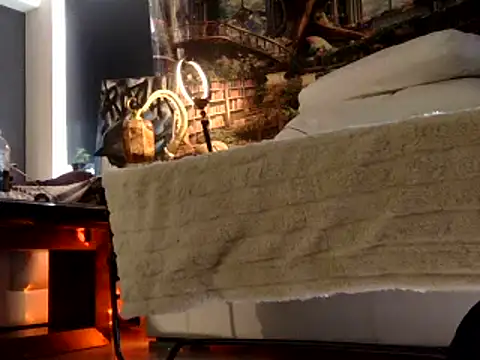 Snapshot of OSIRlS chatting on 01-26-25, 10:35 OSIRlS online show from 01-26-25, 10:35