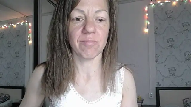 Snapshot of Popppka chatting on 05-10-26, 12:21 Popppka online show from 05-10-26, 12:21