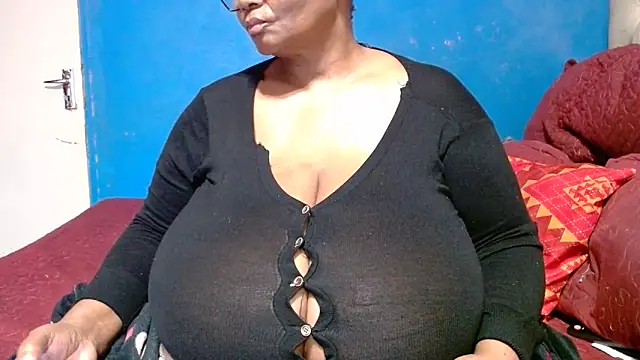CUTEFIRMMELONSS online show from 06-05-26, 01:28