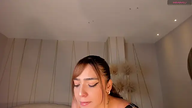 Snapshot of MariamRivera_ chatting on 01-30-25, 03:44 MariamRivera  online show from 01-30-25, 03:44