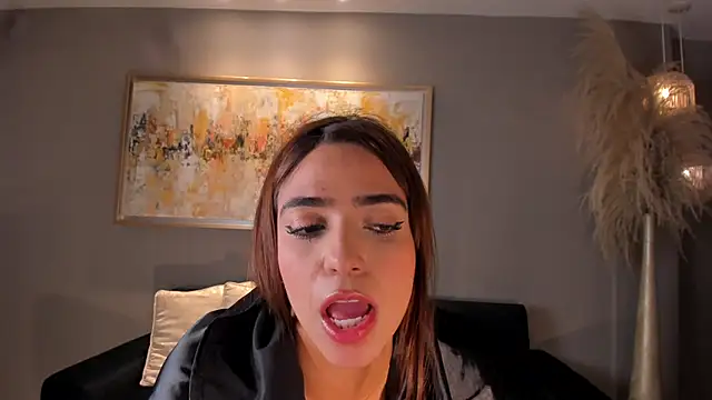 Snapshot of MariamRivera_ chatting on 02-11-25, 09:42 MariamRivera  online show from 02-11-25, 09:42