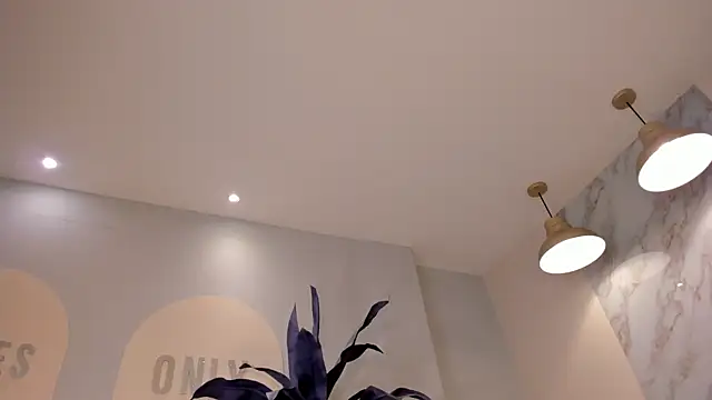 Snapshot of MariamRivera_ chatting on 02-18-25, 10:05 MariamRivera  online show from 02-18-25, 10:05