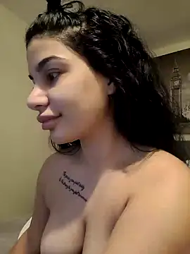Snapshot of Samira30 chatting on 12-07-24, 08:44 Samira30 online show from 12-07-24, 08:44