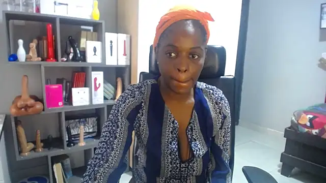 Shaniko89 online show from 09-25-25, 05:33