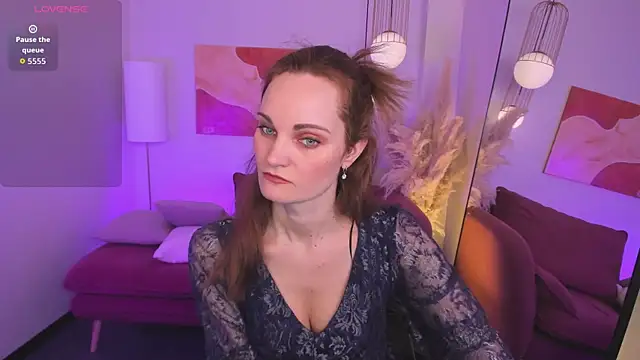 SaraSubtlety online show from 04-01-26, 01:34