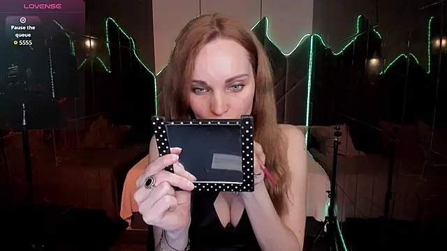 SaraSubtlety online show from 04-18-26, 01:37