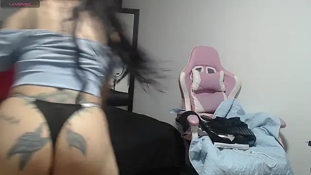 Snapshot of Jessica_Dove chatting on 07-25-26, 11:41 Jessica Dove online show from 07-25-26, 11:41