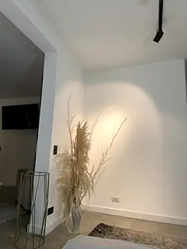 EllaSanz  online show from 11-09-25, 07:34