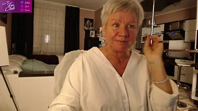Snapshot of roxana_brooks chatting on 12-14-24, 04:31 roxana brooks online show from 12-14-24, 04:31