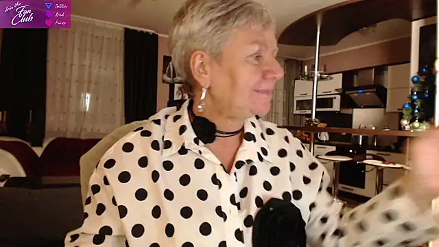 Snapshot of roxana_brooks chatting on 12-29-24, 04:40 roxana brooks online show from 12-29-24, 04:40