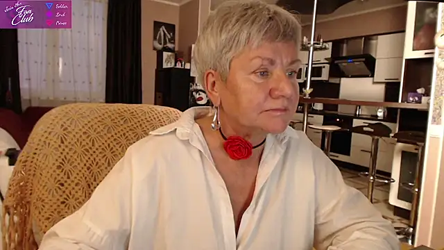 Snapshot of roxana_brooks chatting on 01-14-25, 02:00 roxana brooks online show from 01-14-25, 02:00