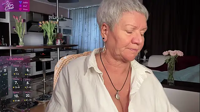 Snapshot of roxana_brooks chatting on 03-11-25, 01:34 roxana brooks online show from 03-11-25, 01:34