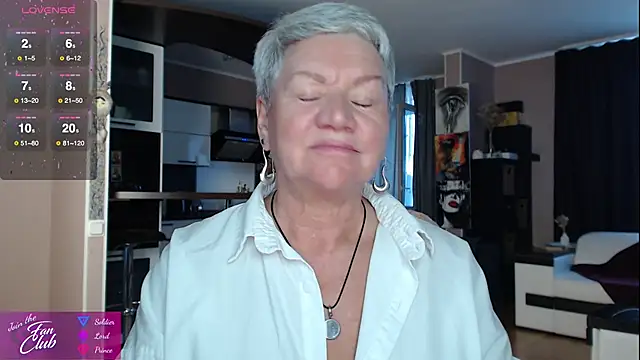 Snapshot of roxana_brooks chatting on 09-23-25, 02:42 roxana brooks online show from 09-23-25, 02:42
