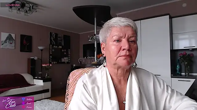 roxana brooks online show from 08-04-26, 06:38