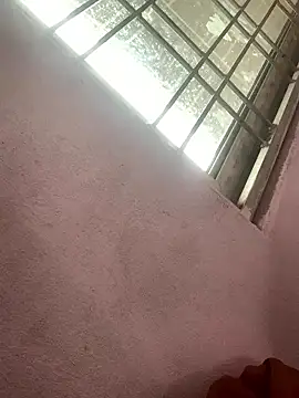 Hullax online show from 03-06-26, 02:52