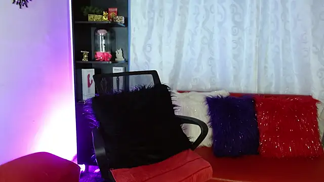 Karina Yang online show from 01-15-25, 04:43