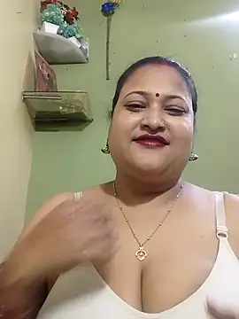 Snapshot of Mona_love143 chatting on 10-14-25, 11:22 Mona love143 online show from 10-14-25, 11:22