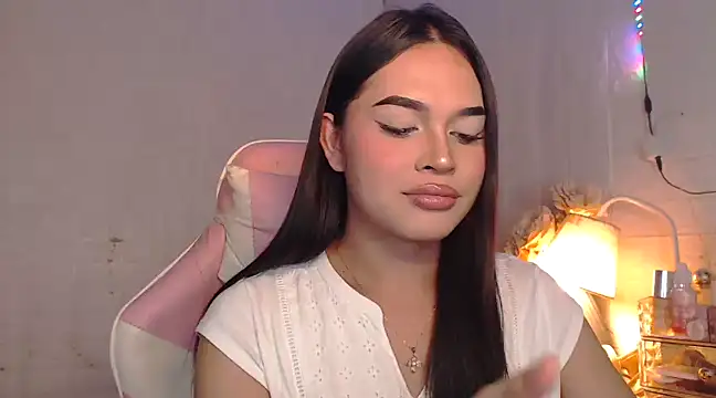 Ashely Lewis online show from 02-04-25, 03:47