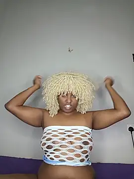 Snapshot of queen_mendyz chatting on 06-01-26, 10:00 queen mendyz online show from 06-01-26, 10:00