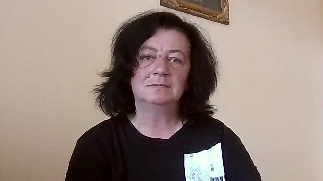 GypsiQueen2 online show from 05-17-26, 09:28